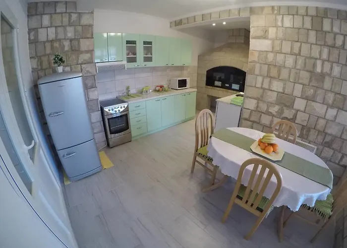 Andric 2 تريبينيي